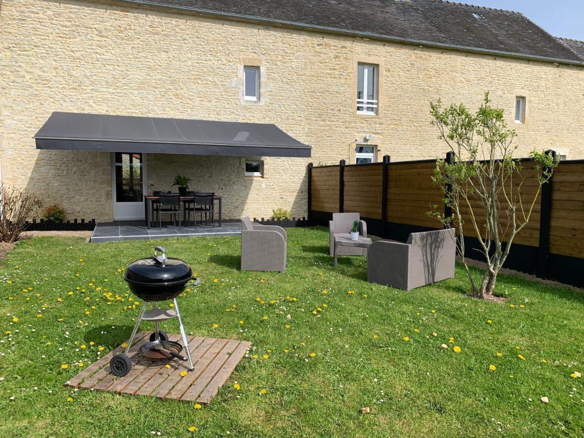 Gite Avec Jardin A 1,5 Km Des Plages Du Debarquement Tracy-sur-Mer Exteriör bild